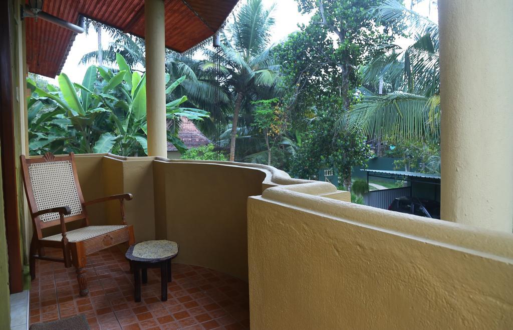 Serenity Villa Hikkaduwa Buitenkant foto