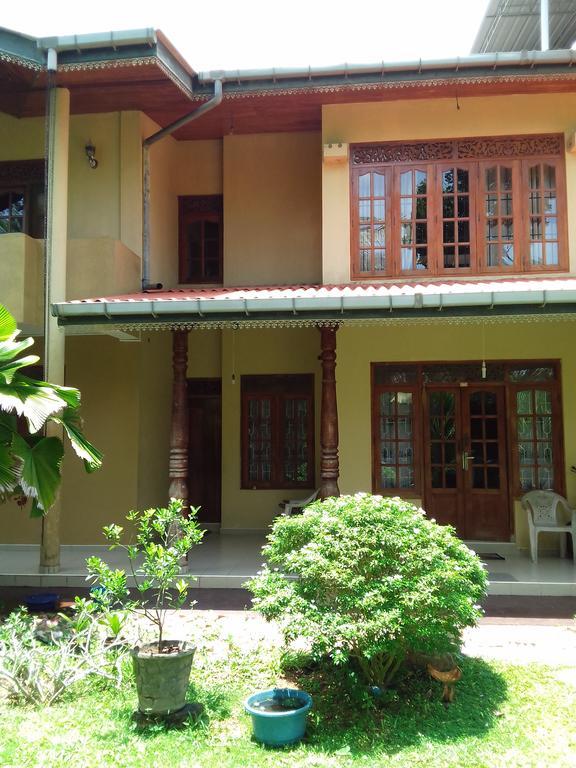 Serenity Villa Hikkaduwa Buitenkant foto